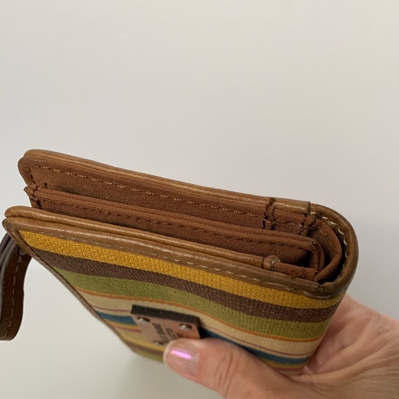 Relic Brand Collection Wallet - Picture 5 of 10